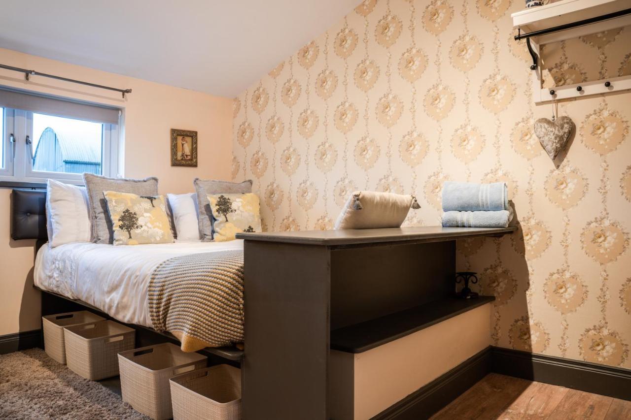 Greenvale Cabins Forkhill Esterno foto